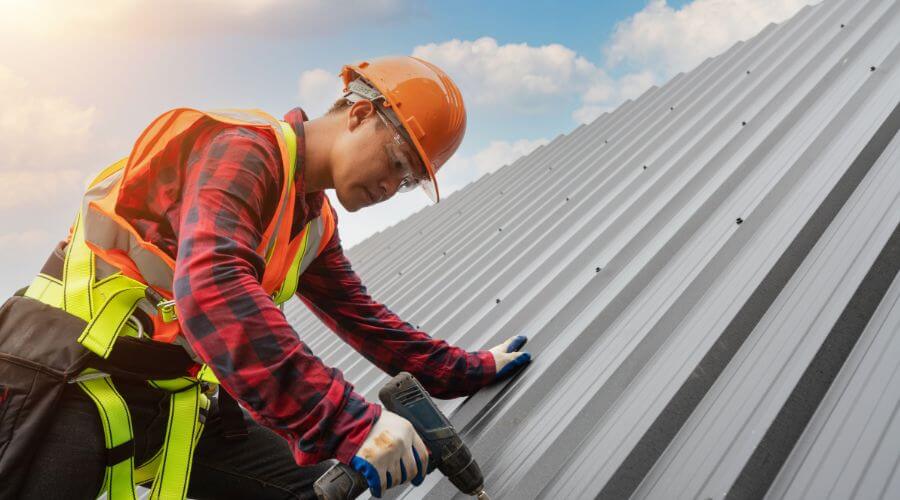 Professional gutter cleaning in Bowdon, GA